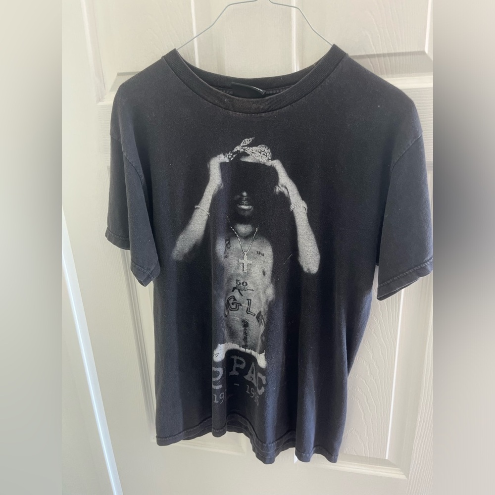 Super rare vintage Tupac tour merch Men’s size M Black Original 90’s Y2K Fall